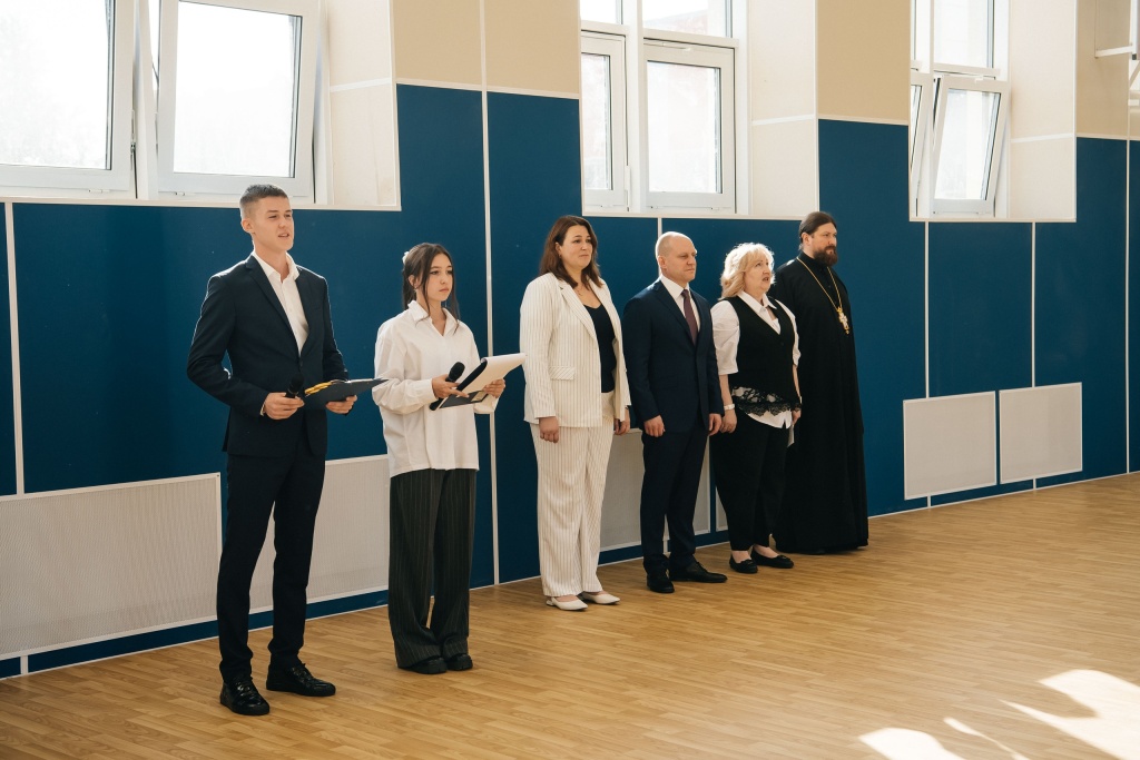 В подмосковном Пушкинском сегодня праздничные мероприятия, посвящённые Дню знаний, прошли во всех 24 школах округа