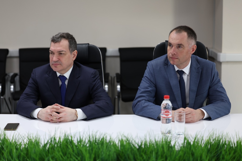 Мэр Новосибирска посетил предприятие "БКМ Холдинг" Мэр Новосибирска посетил предприятие "БКМ Холдинг"