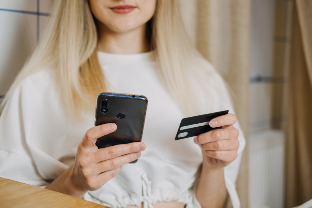 ЦБ: банки не могут ограничивать суточный размер переводов между счетами клиента 