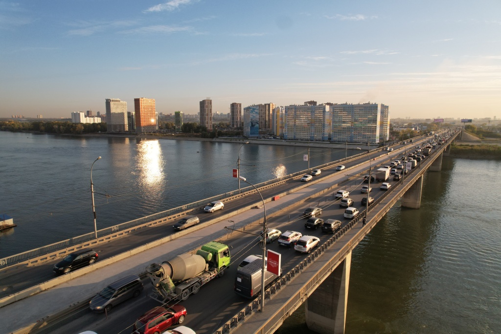 В Новосибирске полностью открыли движение по Димитровскому мосту