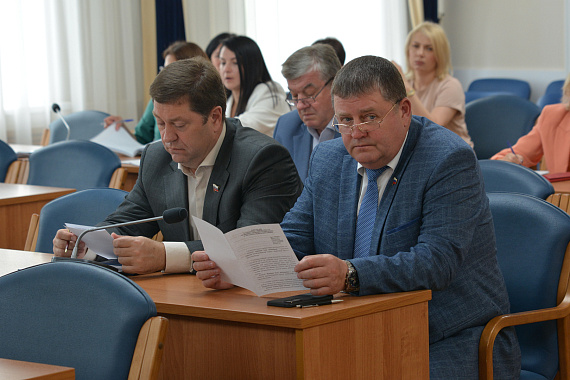 В Воронеже могут расширить соцподдержку детей участников СВО