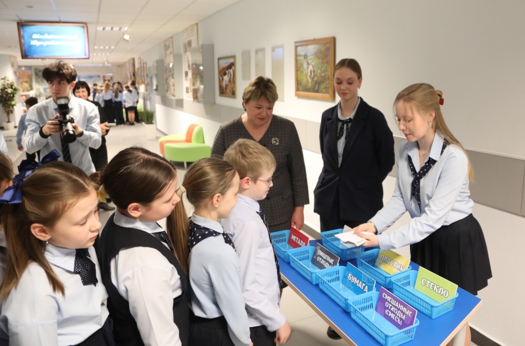 В воронежском образовательном центре «Траектория» провели экологический урок по раздельному сбору мусора