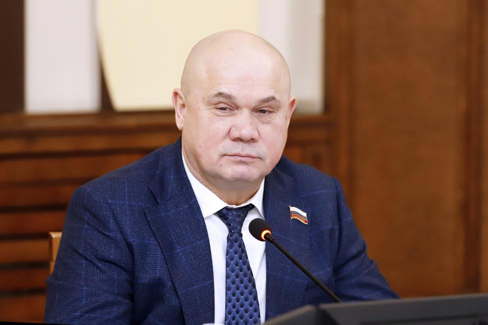 Депутаты ЗАКСа Новосибирской области обсудили поддержку участников СВО и их семей Депутаты ЗАКСа Новосибирской области обсудили поддержку участников СВО и их семей