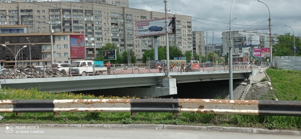 В Новосибирске реконструкцию путепровода через Ипподромскую магистраль завершат к середине осени