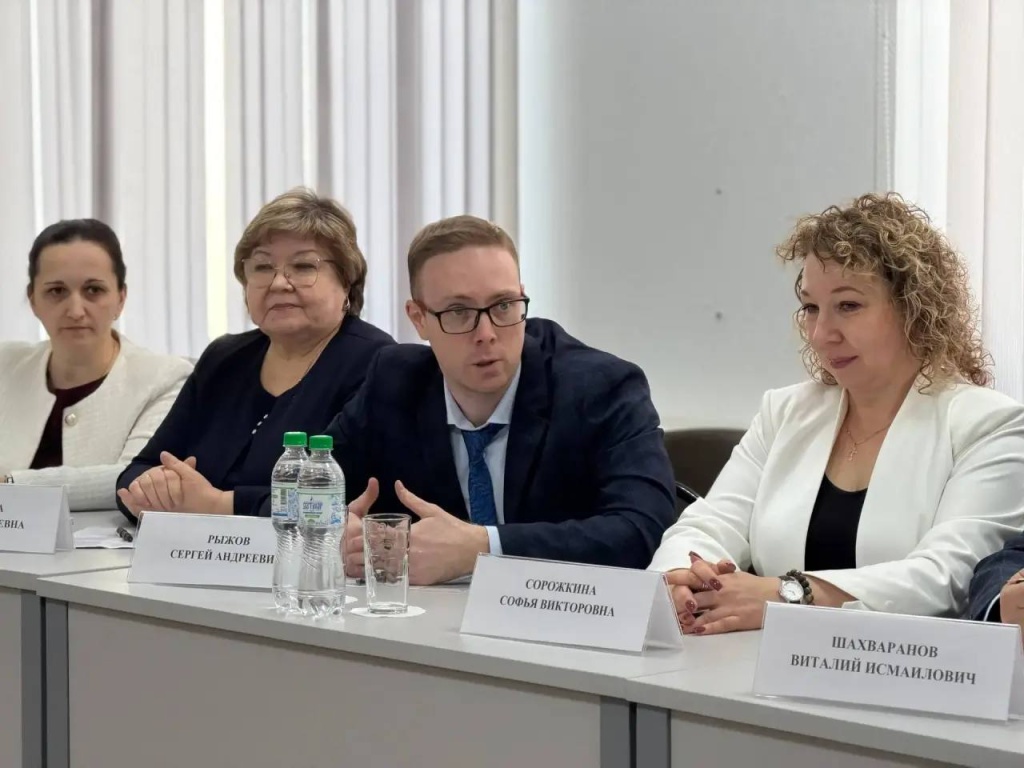 «Учитель должен заниматься детьми, а не отчётами»: губернатор Костромской области Сергей Ситников утвердил план цифровой разгрузки педагогов