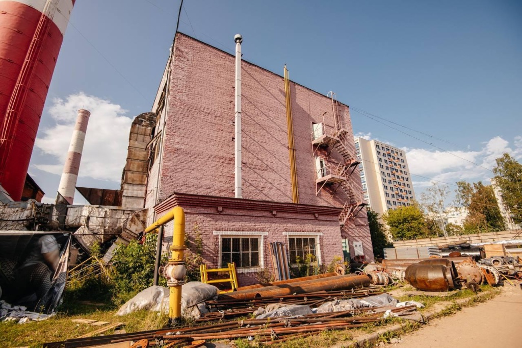 Глава Пушкинского Максим Красноцветов и депутат Госдумы Сергей Пахомов проинспектировали ход реконструкции котельной в Ивантеевке