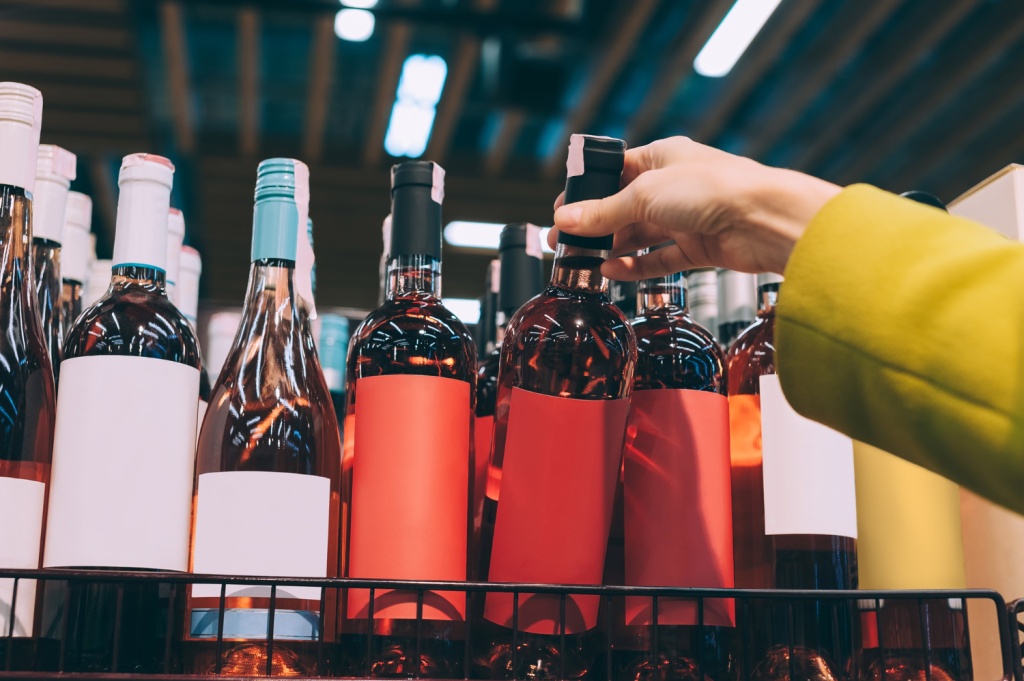 Продажи алкоголя в России опустились до уровня 2018 года