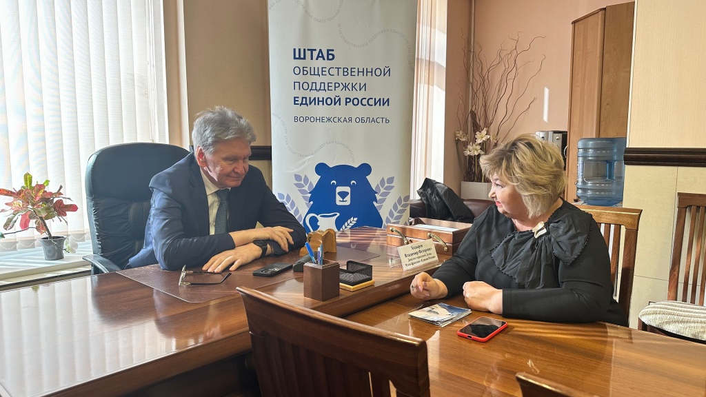 От кровли до веранд: как депутат Владимир Ходырев провёл личный приём граждан