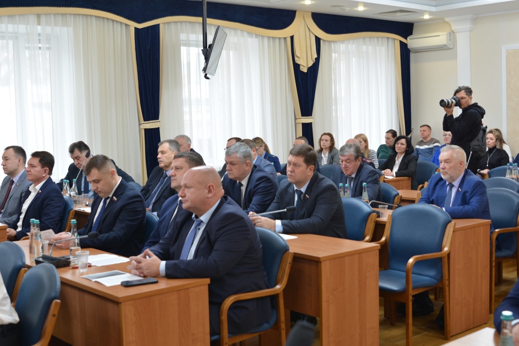 Депутаты Воронежской городской Думы скорректировали бюджет: доходы выросли на 1 млрд рублей Депутаты Воронежской городской Думы скорректировали бюджет: доходы выросли на 1 млрд рублей