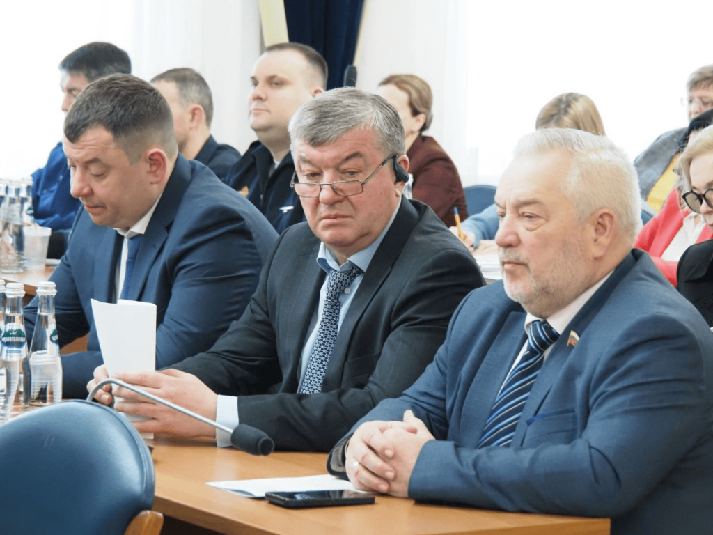 В Воронеже повысят зарплаты работников образования