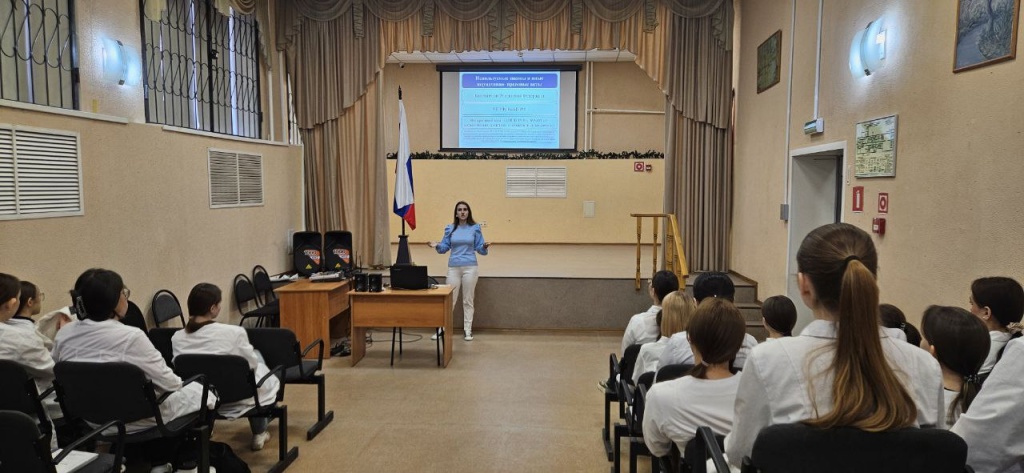 В Самарском медицинском колледже студентам рассказали какая ответственность предусмотрена за экстремистскую и террористическую деятельность на территории РФ