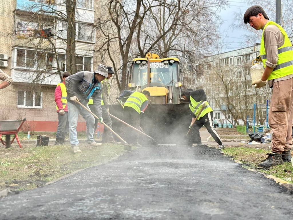 В Красногорске начался ямочный ремонт В Красногорске начался ямочный ремонт