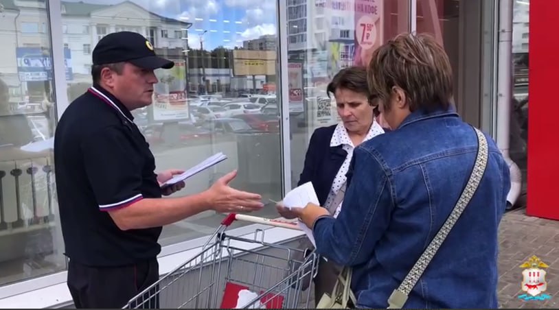 Полицейские и дружинники вышли на улицы Саранска с профилактическим рейдом Полицейские и дружинники вышли на улицы Саранска с профилактическим рейдом
